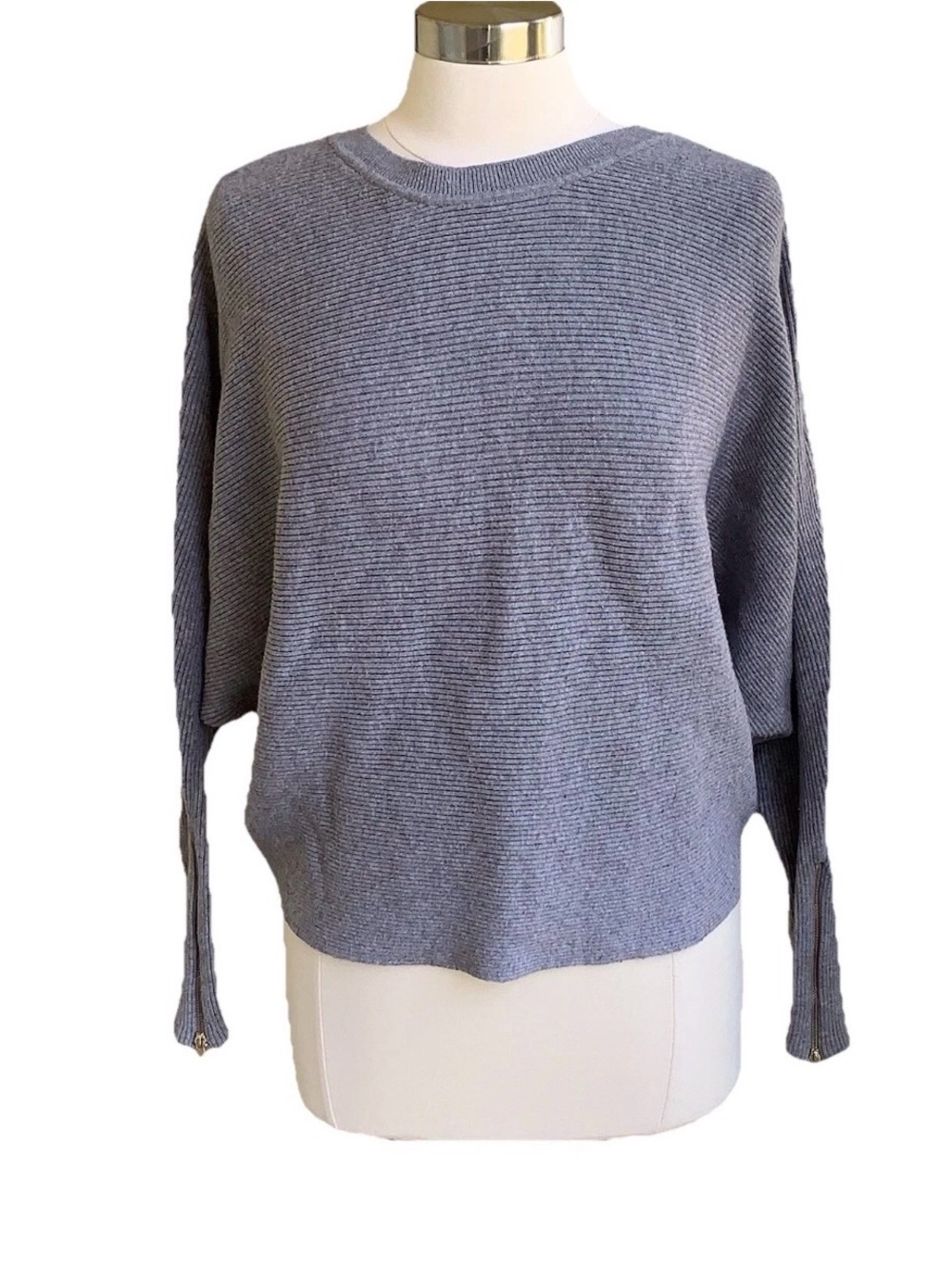 Carmen Marc Valvo Sweater Womens XL Gray Dolman Sleeve Zipper Cuffs Ribbed